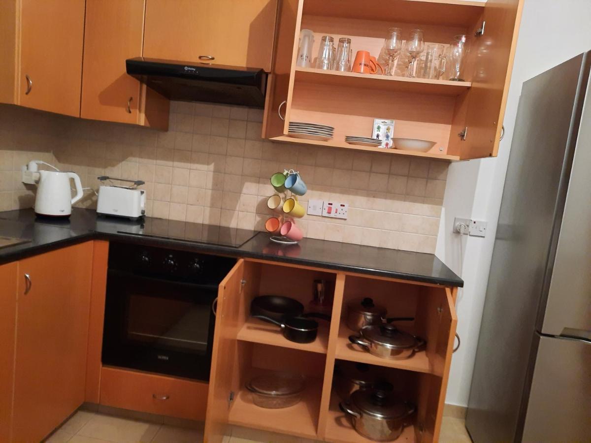 Large Apt 2 Bedrooms Sea View & 2 Balconies Lárnaca Exterior foto