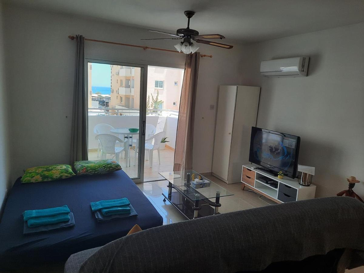 Large Apt 2 Bedrooms Sea View & 2 Balconies Lárnaca Exterior foto